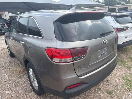 Titanium Silver 2017 Kia Sorento LX