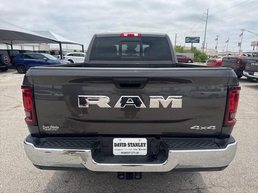 2025 RAM 2500 Tradesman Crew Cab 4x4 6'4' Box
