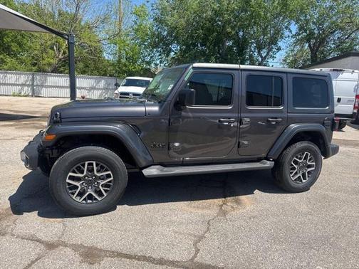 2025 Jeep Wrangler 4-Door Sahara 4x4