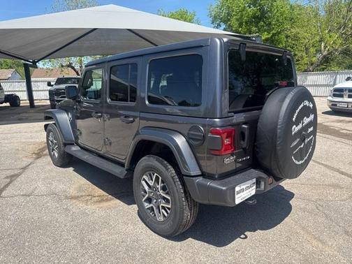 2025 Jeep Wrangler 4-Door Sahara 4x4