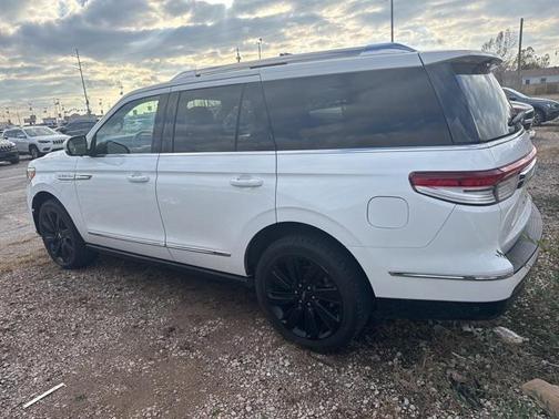 2022 Lincoln Navigator Reserve