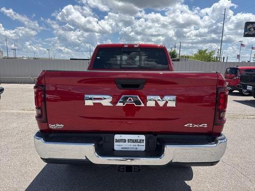 2025 RAM 2500 Tradesman Crew Cab 4x4 6'4' Box