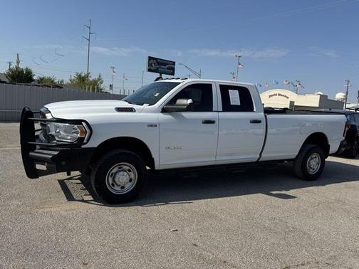 2022 RAM 2500 Tradesman Crew Cab 4x4 8' Box