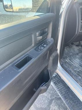 2017 RAM 3500 Tradesman Crew Cab 4x4 8' Box