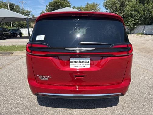 2026 Chrysler Pacifica L
