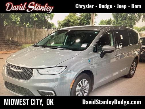 2023 Chrysler Pacifica Hybrid Touring L