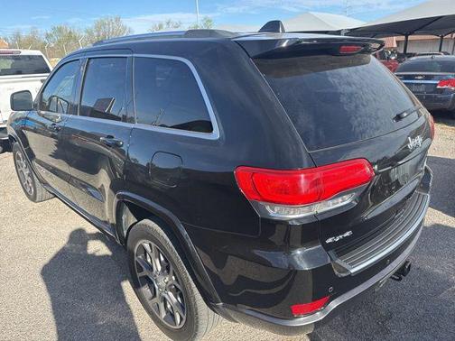 Diamond Black Crystal Pearlcoat 2018 Jeep Grand Cherokee Sterling Edition