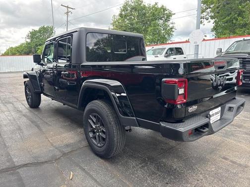 2025 Jeep Gladiator Sport S