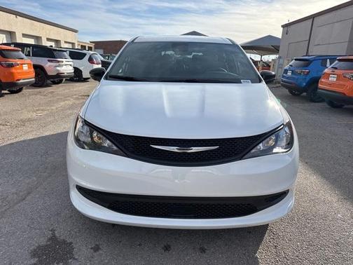 2026 Chrysler Voyager LX