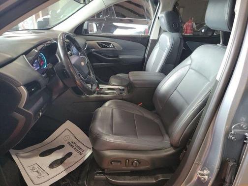 Satin Steel Metallic 2020 Chevrolet Traverse LT Leather