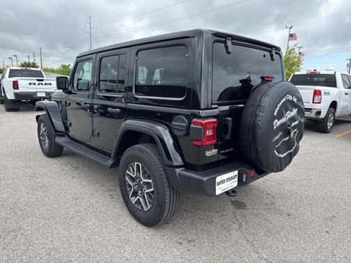 2025 Jeep Wrangler 4-Door Sahara 4x4