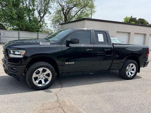 Diamond Black Crystal Pearlcoat 2019 RAM 1500 Big Horn