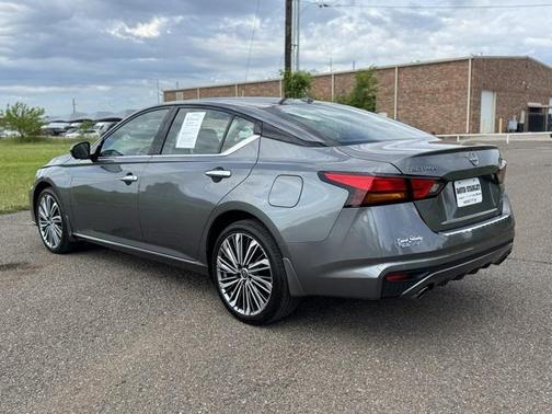 2023 Nissan Altima 2.5 SL