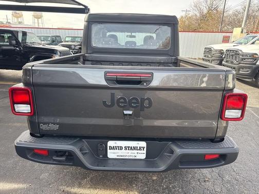 2026 Jeep Gladiator Sport