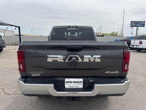 2025 RAM 2500 Big Horn Crew Cab 4x4 6'4' Box