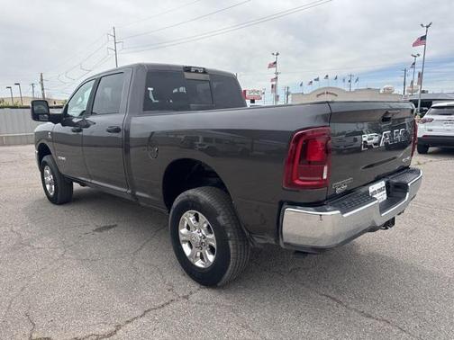 2025 RAM 2500 Big Horn Crew Cab 4x4 6'4' Box