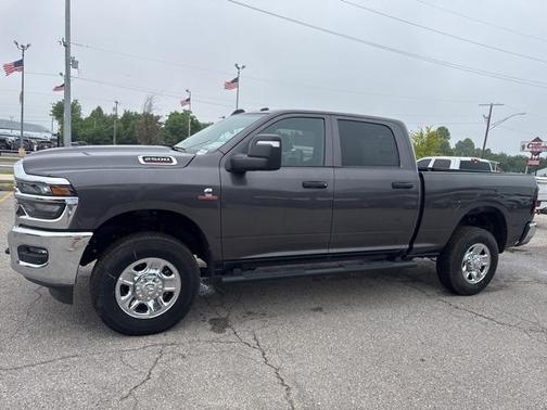 2025 RAM 2500 Tradesman Crew Cab 4x4 6'4' Box