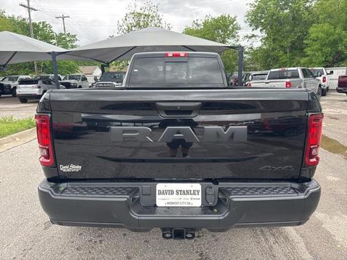 2025 RAM 3500 Tradesman Crew Cab 4x4 8' Box