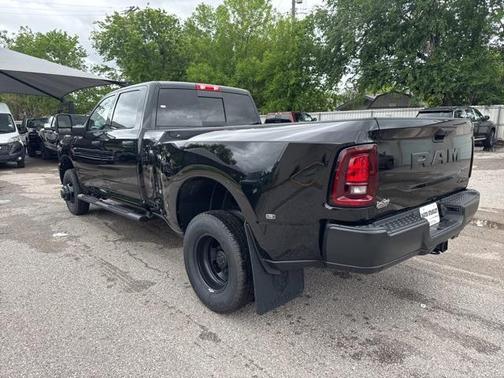 2025 RAM 3500 Tradesman Crew Cab 4x4 8' Box