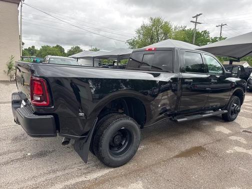 2025 RAM 3500 Tradesman Crew Cab 4x4 8' Box