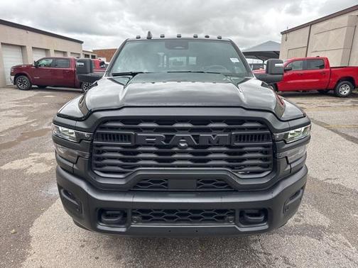 2025 RAM 3500 Tradesman Crew Cab 4x4 8' Box