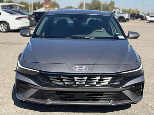 2025 Hyundai ELANTRA SEL