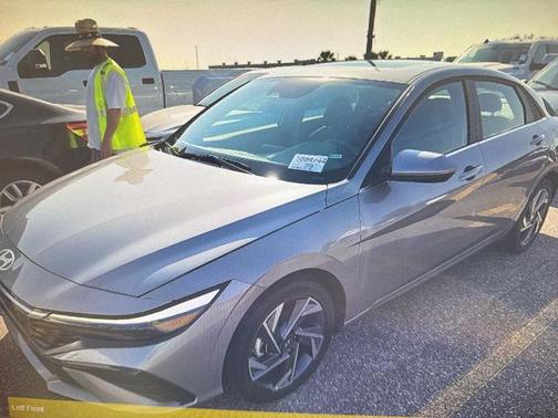 2025 Hyundai ELANTRA SEL