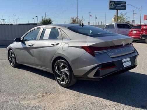2025 Hyundai ELANTRA SEL