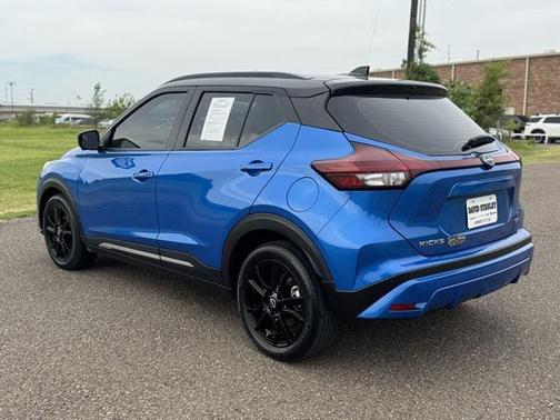 2023 Nissan Kicks SR