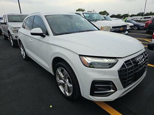 Glacier White 2021 Audi Q5 45 Prestige