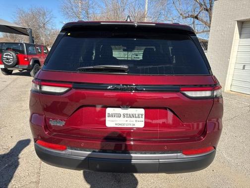 2026 Jeep Grand Cherokee Altitude