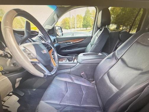 2018 Cadillac Escalade Luxury