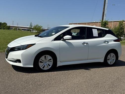 2024 Nissan Leaf S