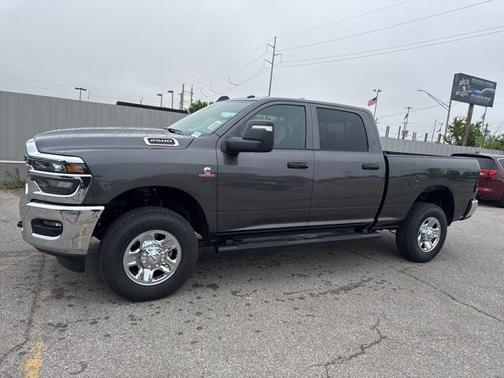 2025 RAM 2500 Tradesman Crew Cab 4x4 6'4' Box