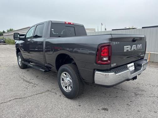 2025 RAM 2500 Tradesman Crew Cab 4x4 6'4' Box