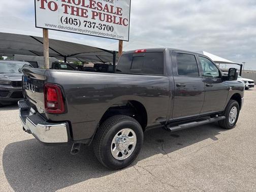 2025 RAM 2500 Tradesman Crew Cab 4x4 6'4' Box