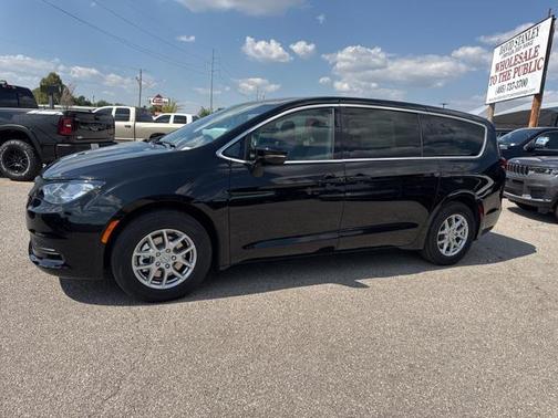 2026 Chrysler Voyager LX