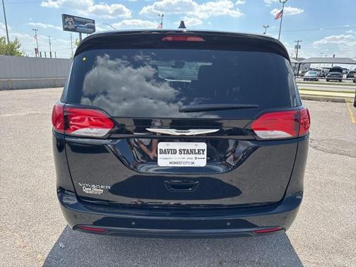 2026 Chrysler Voyager LX
