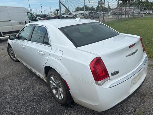 2023 Chrysler 300 Touring