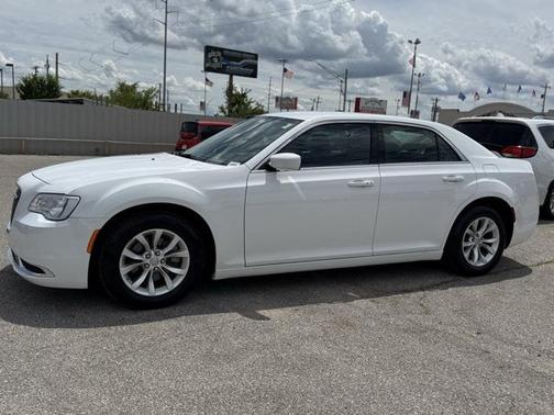 2023 Chrysler 300 Touring