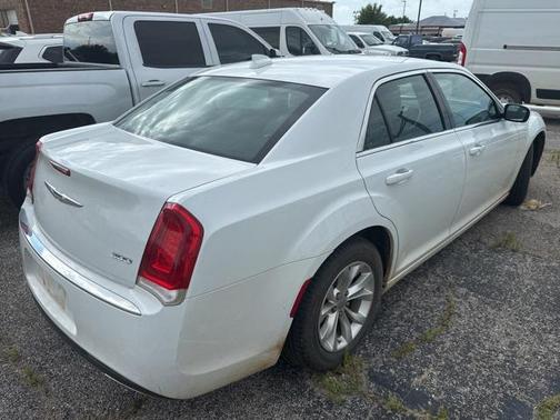2023 Chrysler 300 Touring