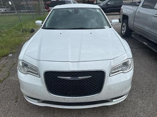 2023 Chrysler 300 Touring