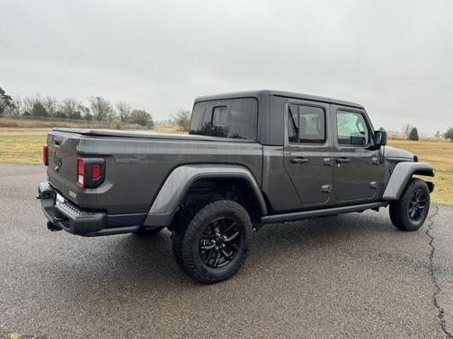 2023 Jeep Gladiator Sport