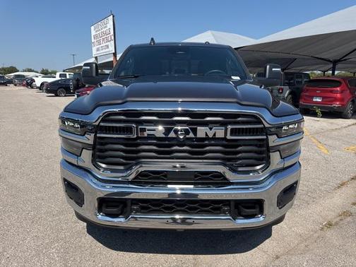 2026 RAM 2500 Tradesman Crew Cab 4x4 6'4' Box