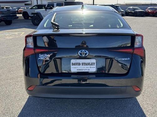 2022 Toyota Prius LE