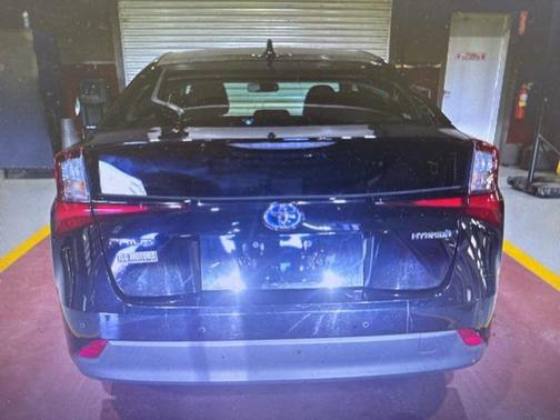 2022 Toyota Prius LE