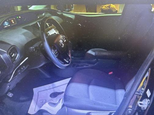 2022 Toyota Prius LE