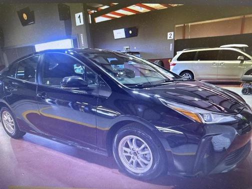 2022 Toyota Prius LE