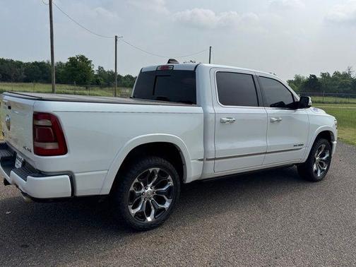 Ivory White Tri-Coat Pearlcoat 2021 RAM 1500 Limited