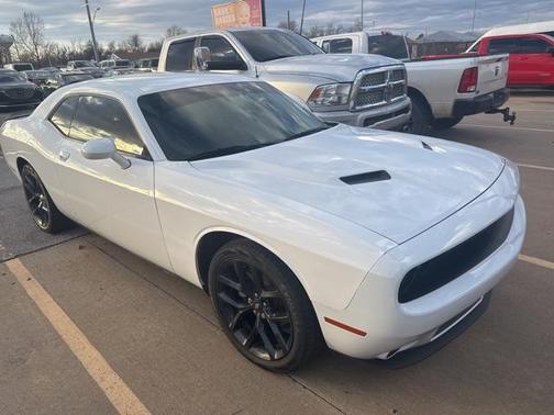 2022 Dodge Challenger SXT